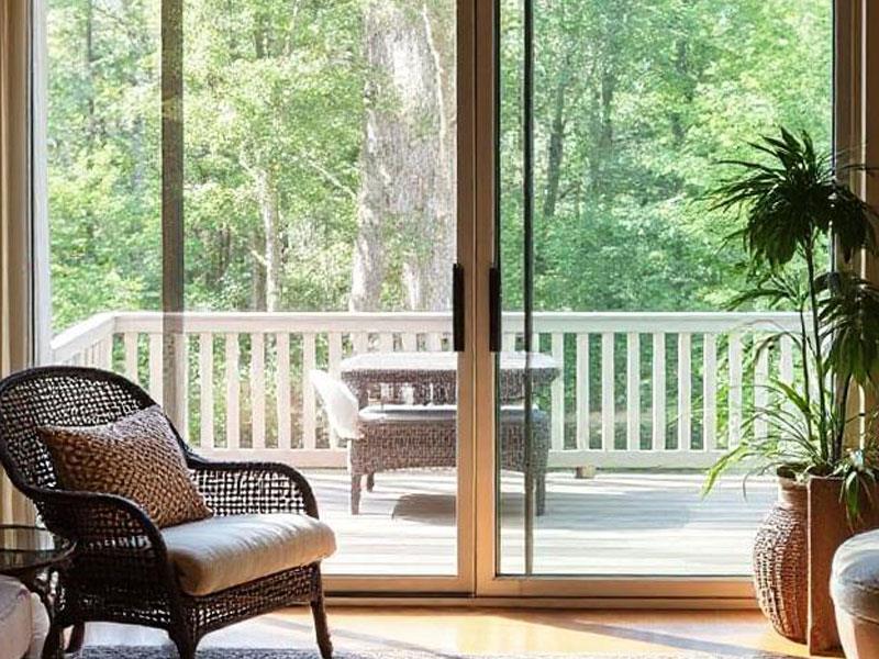 شیشه اسلایدینگ چیست و چه کاربردهایی دارد؟